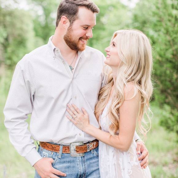 Meet your Posher, Kindall - Picture 1 of 1